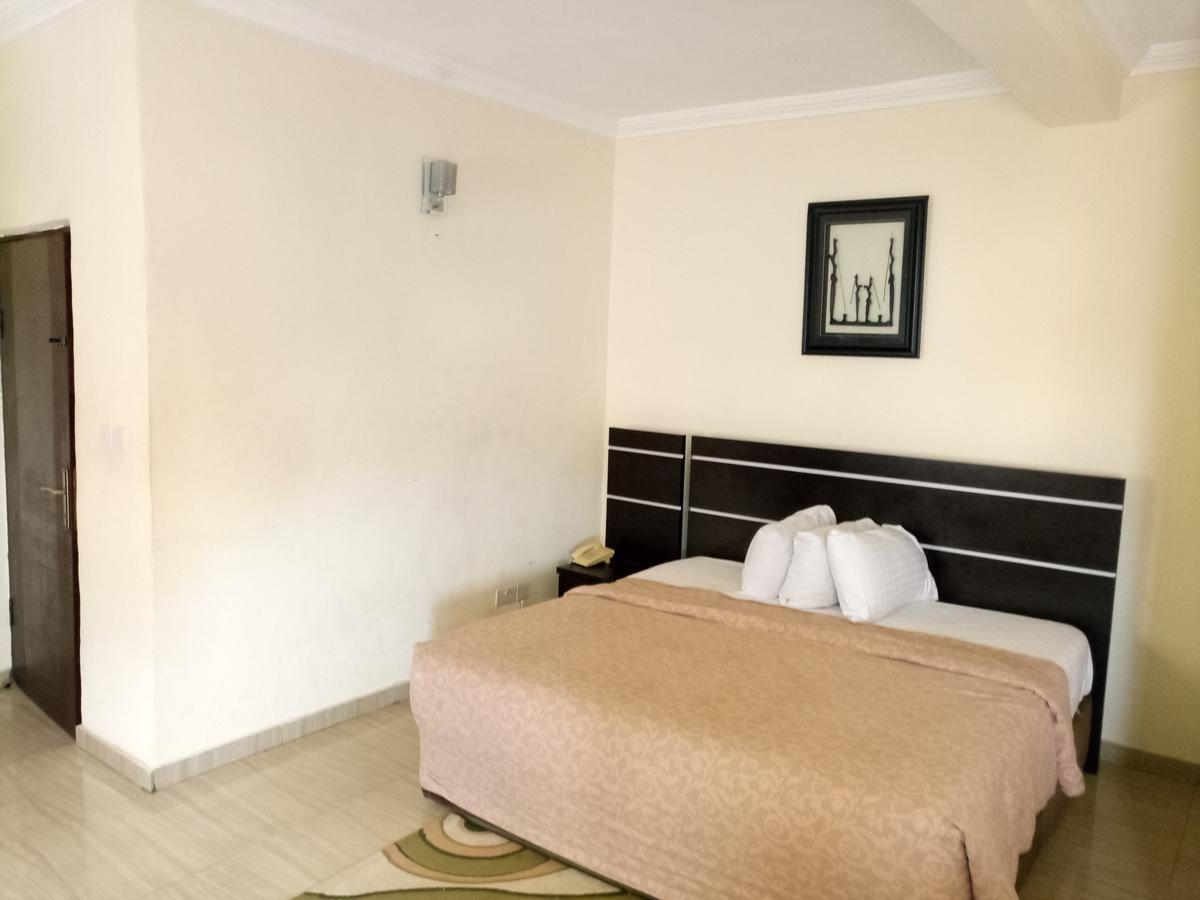 Hotel Benizia Asaba Εξωτερικό φωτογραφία