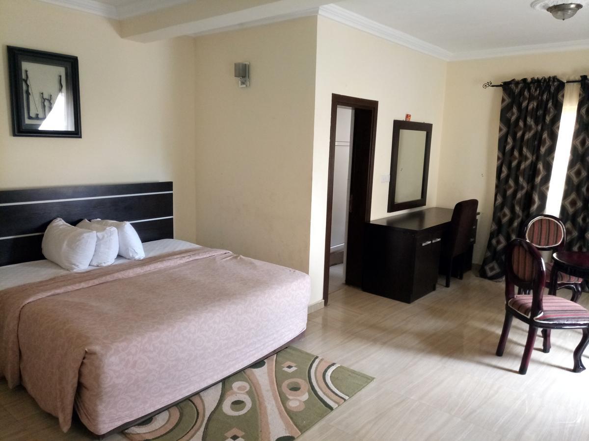 Hotel Benizia Asaba Εξωτερικό φωτογραφία
