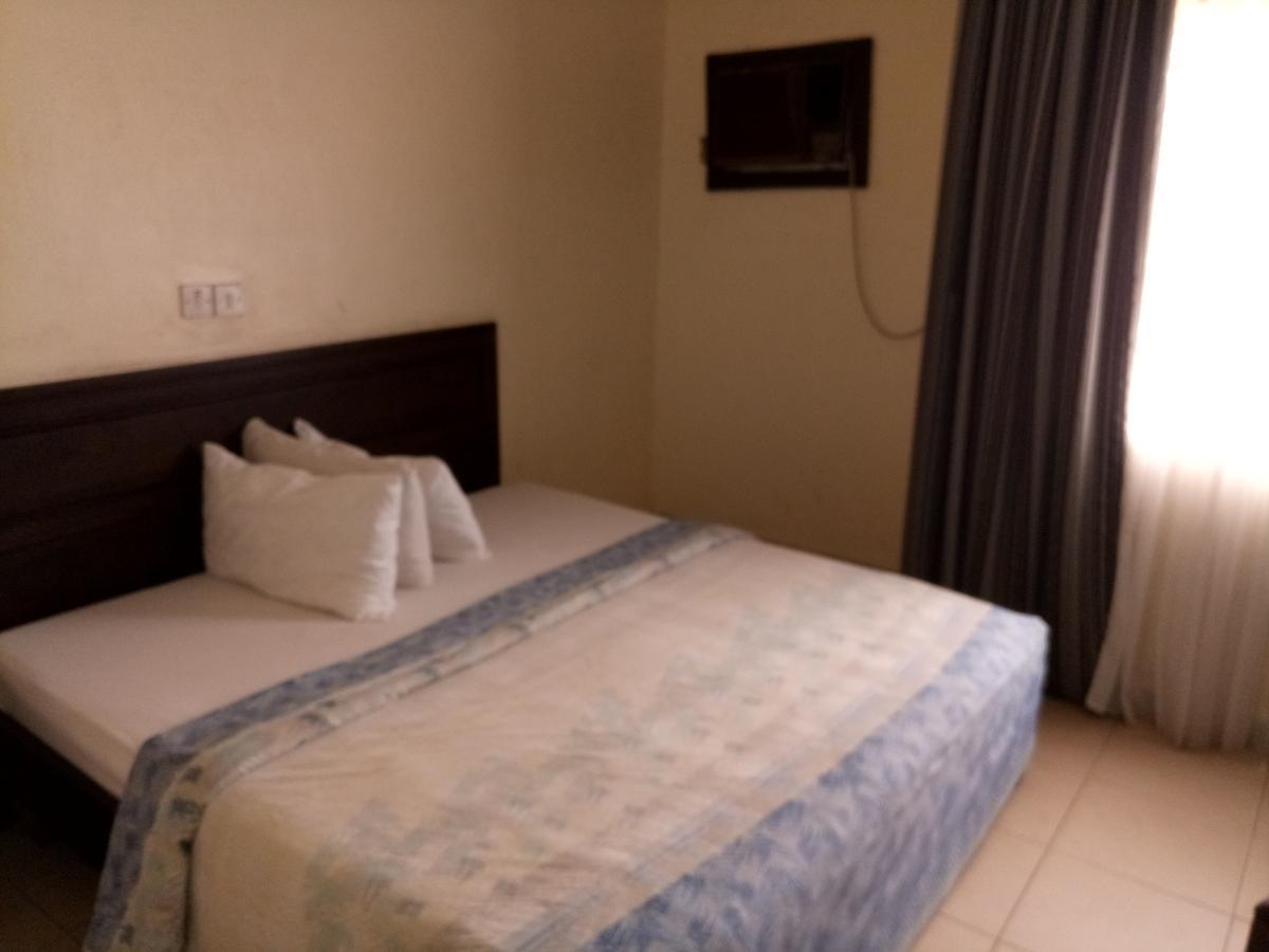 Hotel Benizia Asaba Εξωτερικό φωτογραφία
