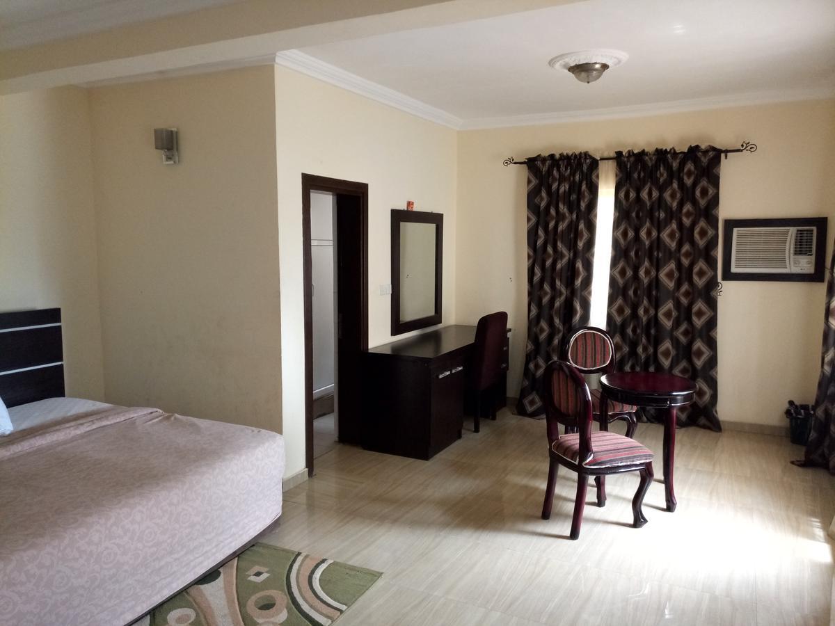 Hotel Benizia Asaba Εξωτερικό φωτογραφία