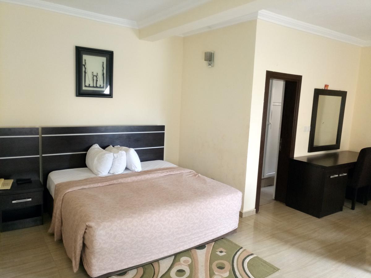 Hotel Benizia Asaba Εξωτερικό φωτογραφία